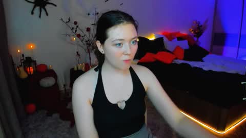 alluringeyess online show from October 27, 4:35 pm