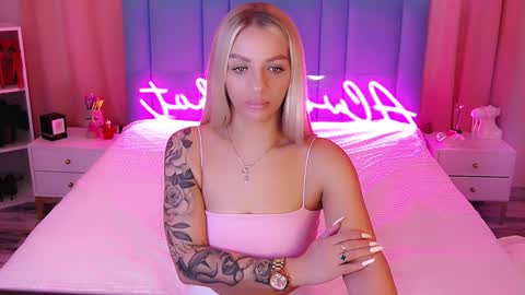 AlwaysHot online show from January 12, 3:28 am