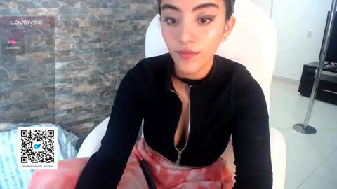 ally_summer online show from January 4, 3:07 am