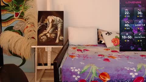 alma_art_ online show from December 22, 12:39 am