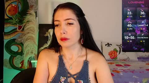 alma_art_ online show from December 19, 11:35 pm