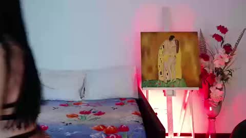 alma_art_ online show from September 9, 9:58 pm