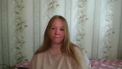 alya764770 online show from May 15, 11:40 pm