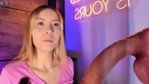 Alya online show from December 19, 10:51 am