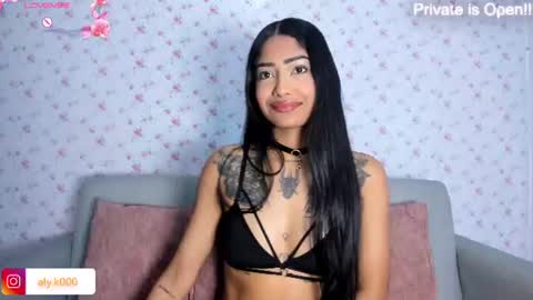 Aly online show from July 4, 11:33 pm