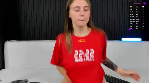 Alena online show from November 10, 1:28 pm