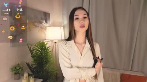 Mona online show from June 4, 4:11 pm