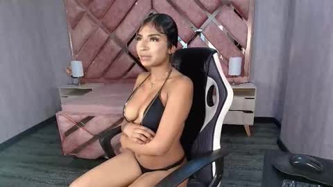 Alyssa  online show from December 1, 12:09 pm