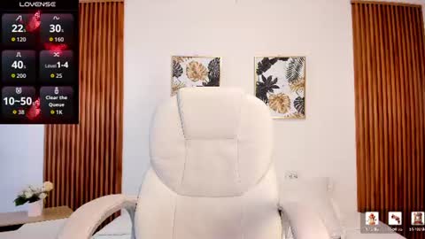 alyssabeauty_ online show from June 27, 3:18 pm