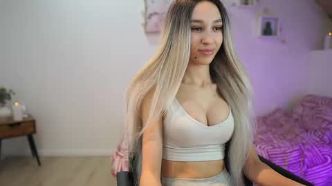 Amai  Liu online show from February 25, 7:38 pm