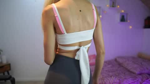 Amai  Liu online show from November 4, 6:57 pm