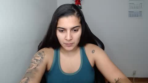 The queen of the biceps  online show from December 15, 5:18 pm