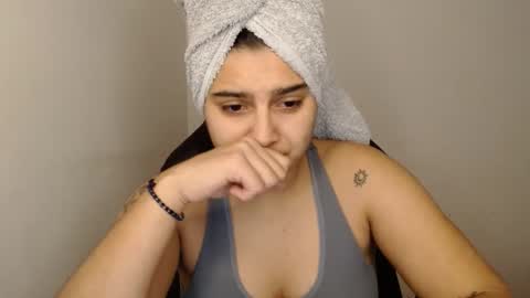 The queen of the biceps  online show from January 27, 11:00 pm