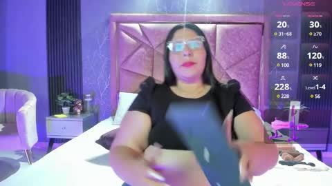 Amanda cruz online show from December 5, 5:48 am