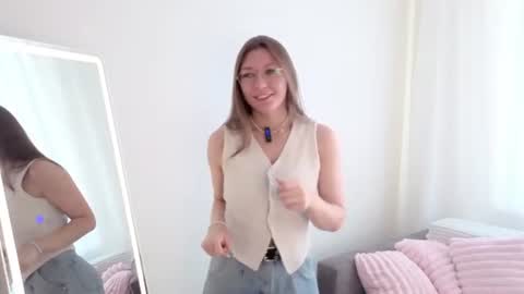 Zoe online show from July 11, 8:25 am
