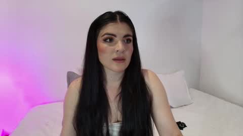 Amara Vega  online show from December 5, 8:25 am