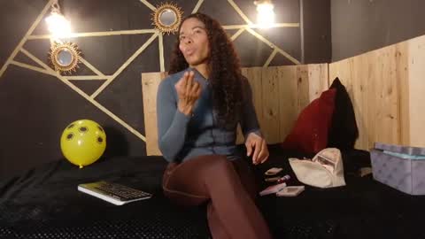 amara_vex online show from June 12, 12:24 pm