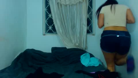 Amara Julia online show from January 5, 2:17 am