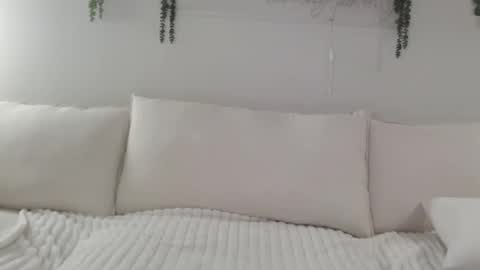 amaya_floress online show from December 2, 6:37 am