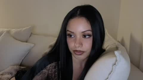 amaya_floress online show from May 21, 2:31 am
