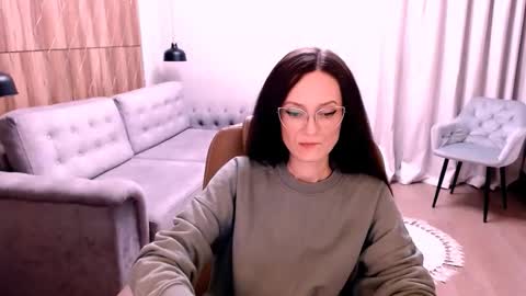 Izza online show from January 8, 10:30 am