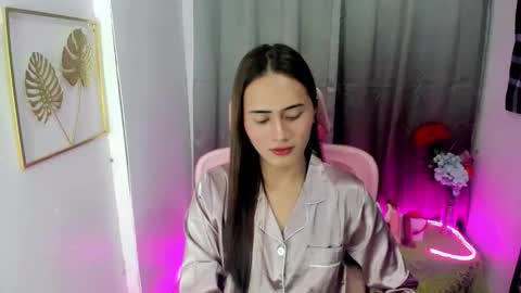 MELINDA online show from November 9, 1:29 pm