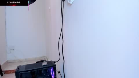 Sara  online show from September 17, 2:59 pm