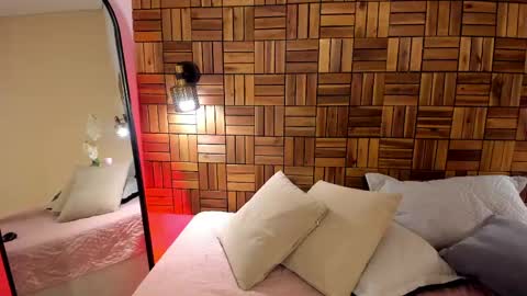 Ambar  online show from April 8, 9:50 pm