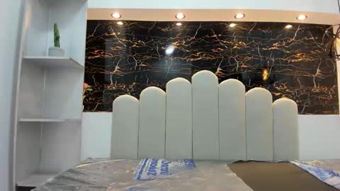   online show from January 12, 8:25 pm