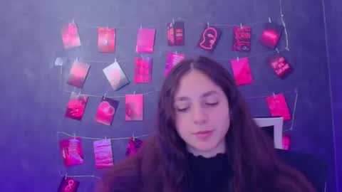 Amber online show from March 25, 6:33 pm