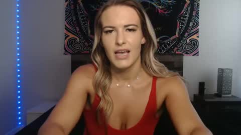 Amber online show from November 22, 3:15 pm