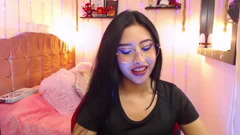 Amber  Astrom online show from December 6, 7:22 pm