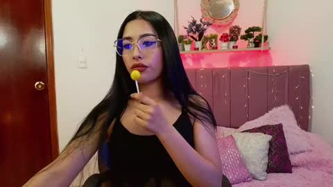 Amber  Astrom online show from February 1, 8:05 pm