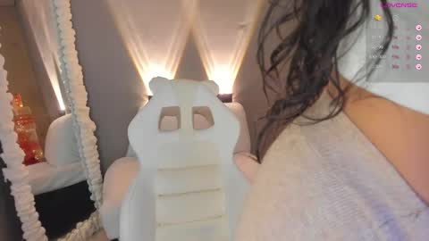 amber_curly online show from December 16, 4:49 pm