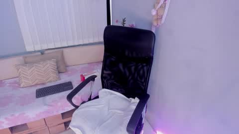 Amber Novoa online show from February 27, 12:49 pm