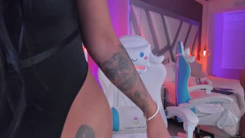 Tell me Amber online show from February 26, 3:57 am