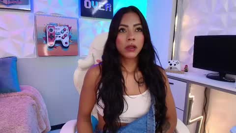 Tell me Amber online show from March 11, 12:11 am