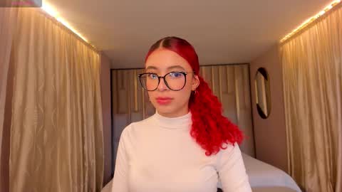 Amber Fox online show from December 19, 1:36 pm