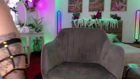 ambermilana online show from March 31, 1:11 pm