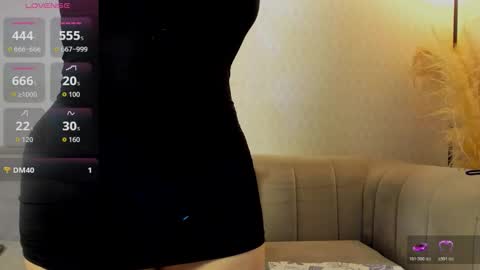 amberr_mooon online show from June 11, 1:52 pm