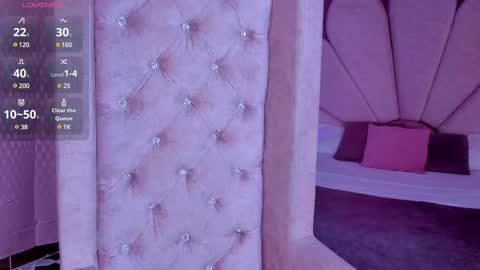 Amber Ferreira online show from February 25, 10:15 am