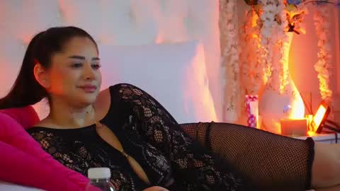 Amberseyes online show from May 27, 6:32 am