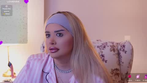 Amberseyes online show from February 25, 1:32 pm