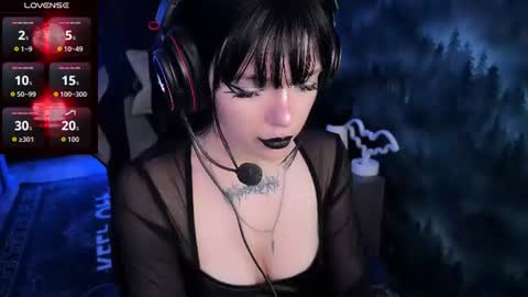 Amelia Aley  online show from June 17, 10:49 am