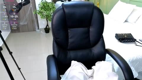 AMELIA online show from October 23, 7:31 pm