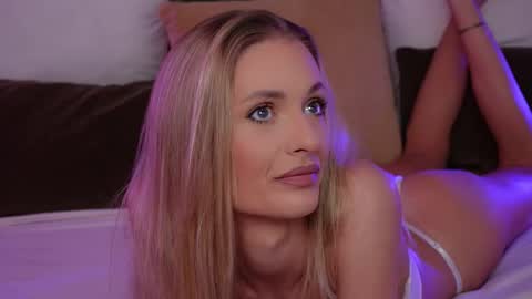 Amelia online show from October 22, 5:34 am