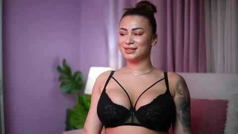  Amelia  online show from March 26, 7:04 pm