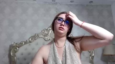Amelia online show from June 3, 1:18 am