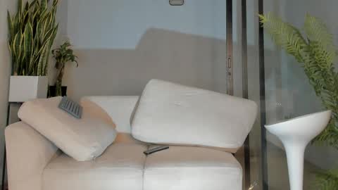 Ameliajones online show from April 6, 4:46 am