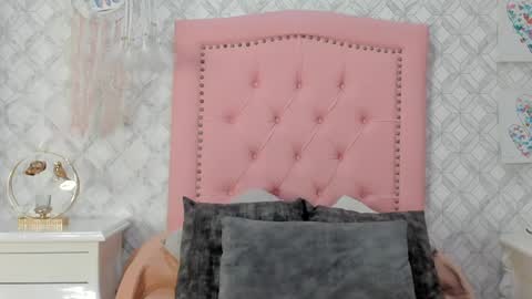 amelie_rouse_ online show from March 10, 8:34 pm